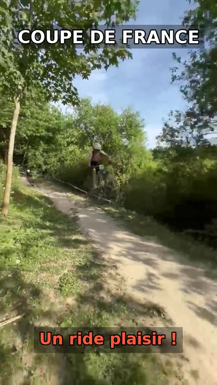 Loan Desmeure en course de VTT, Coupe de France